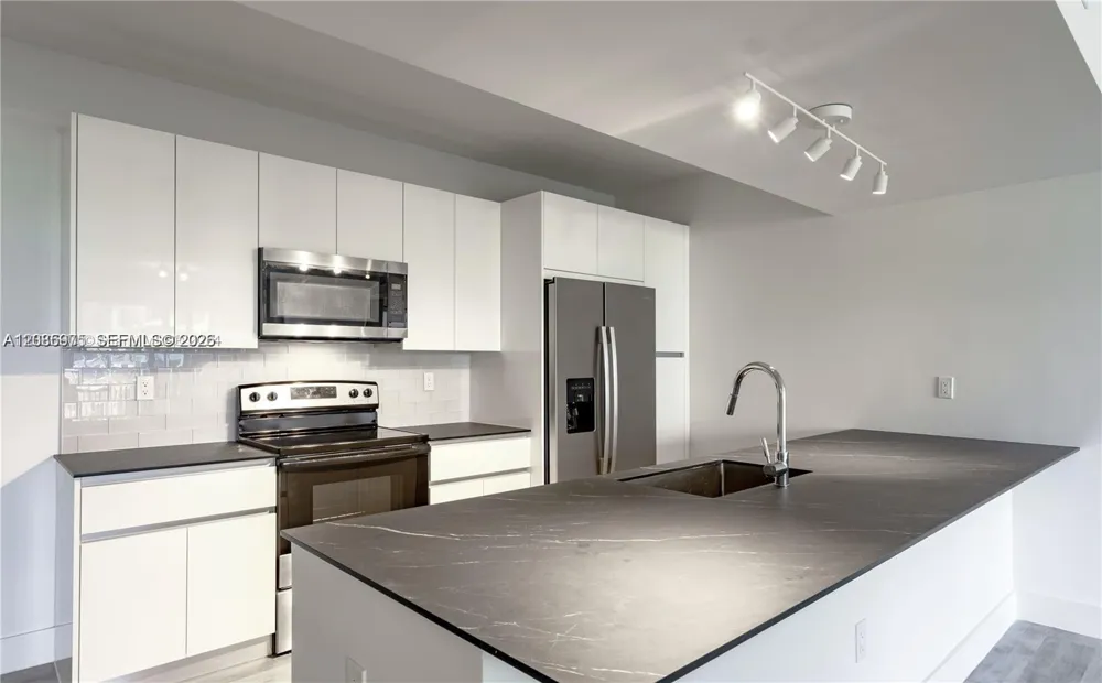4400 Sunrise Blvd #L2-A Plantation, FL 33317