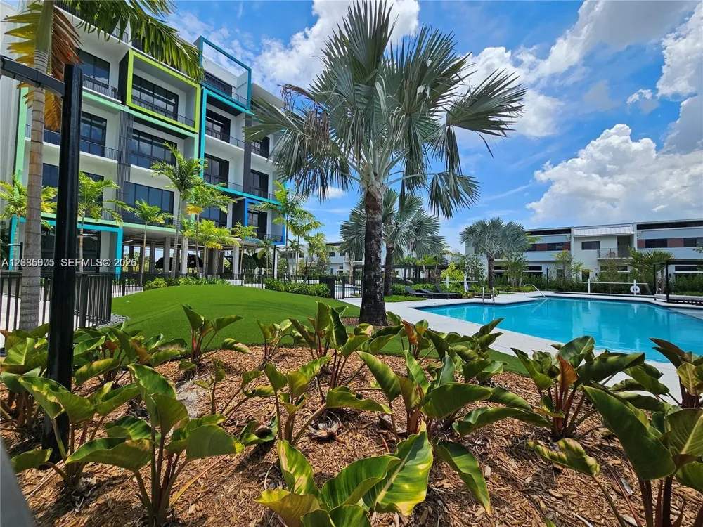 4400 Sunrise Blvd #L2-A Plantation, FL 33317