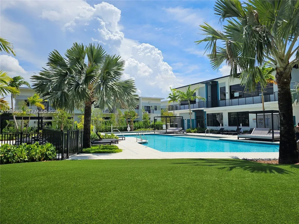 4400 Sunrise Blvd #L2-A Plantation, FL 33317