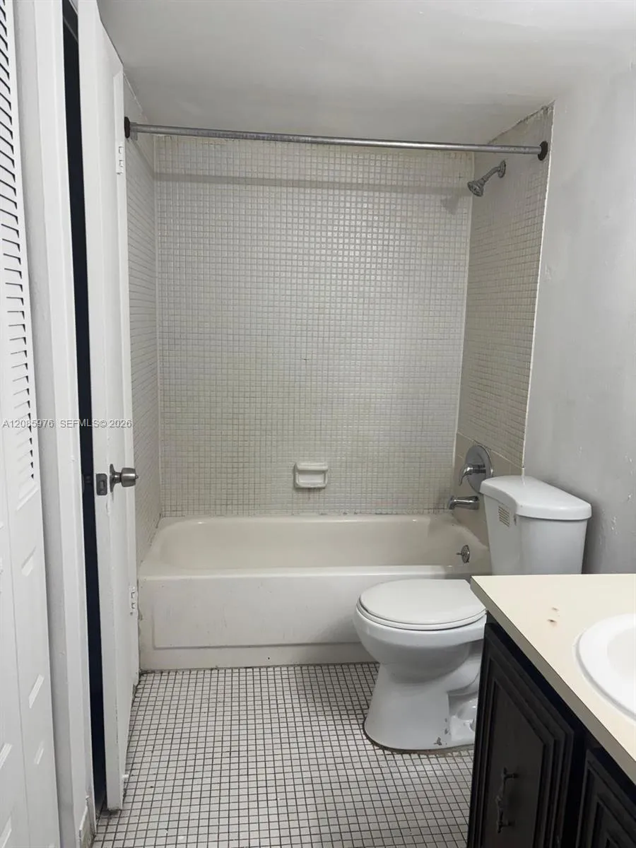 486 NW 165th St Rd #B-308 Miami, FL 33169
