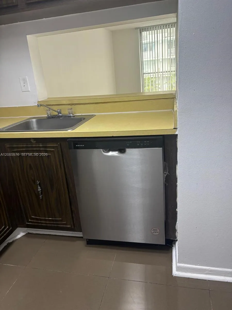 486 NW 165th St Rd #B-308 Miami, FL 33169