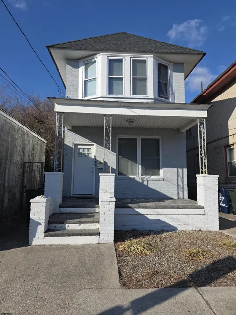 609 N Adriatic Ave