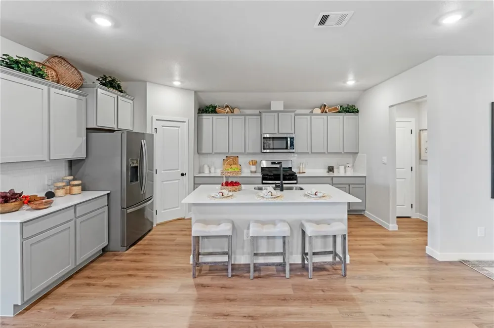 3545 Sahar Lake Drive Robstown, TX 78380