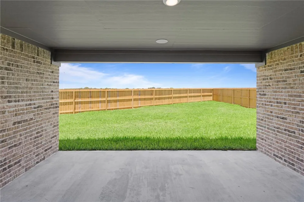 3545 Sahar Lake Drive Robstown, TX 78380