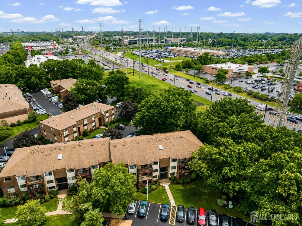 201 Edison Glen Terrace Edison, NJ 08837