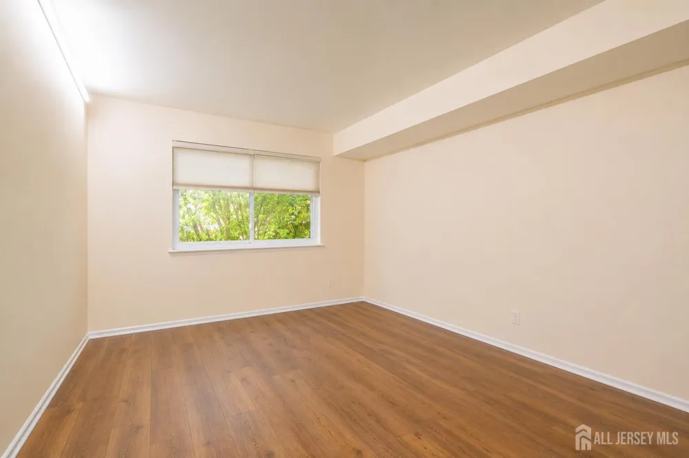 201 Edison Glen Terrace Edison, NJ 08837