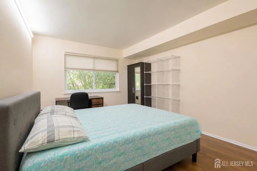 201 Edison Glen Terrace Edison, NJ 08837