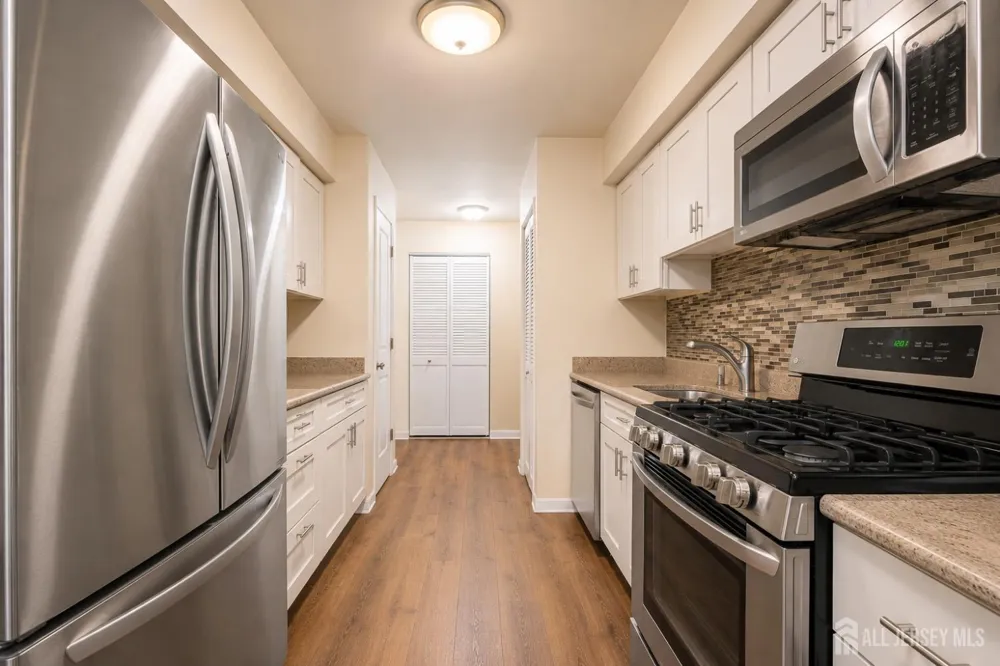201 Edison Glen Terrace Edison, NJ 08837