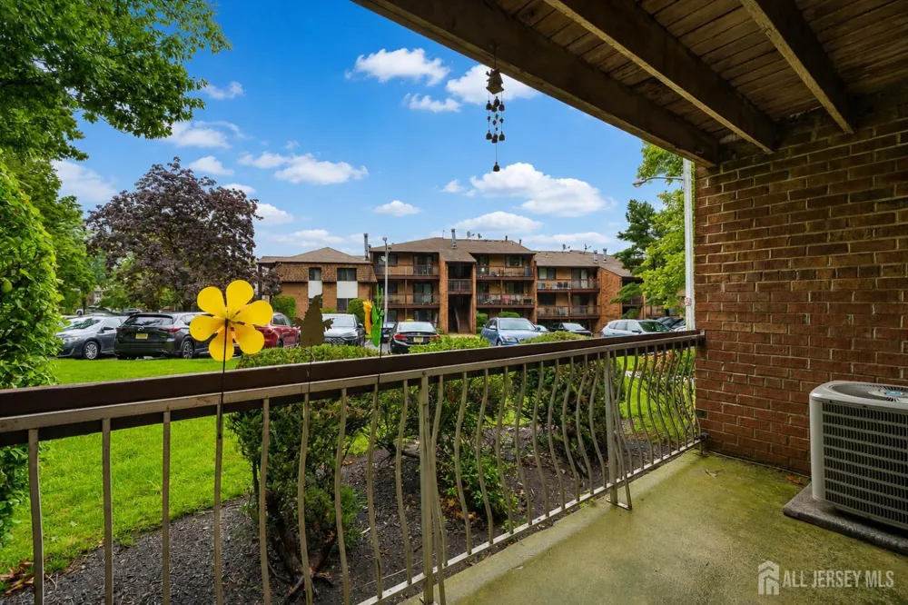 201 Edison Glen Terrace Edison, NJ 08837