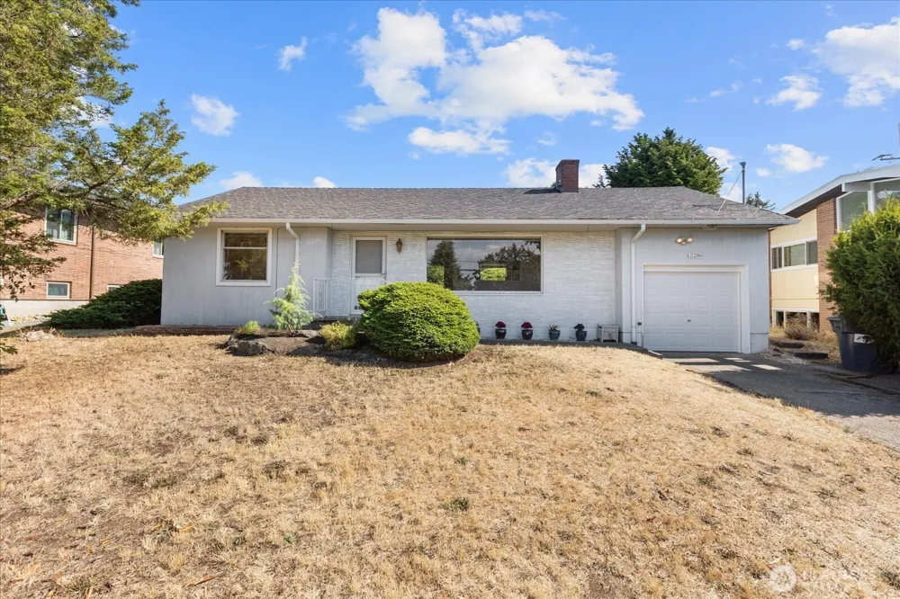 12286 Shorewood Drive SW Seattle, WA 98146