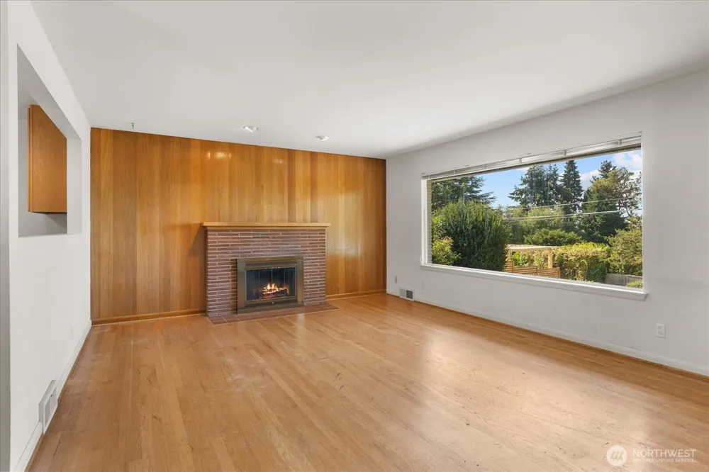 12286 Shorewood Drive SW Seattle, WA 98146