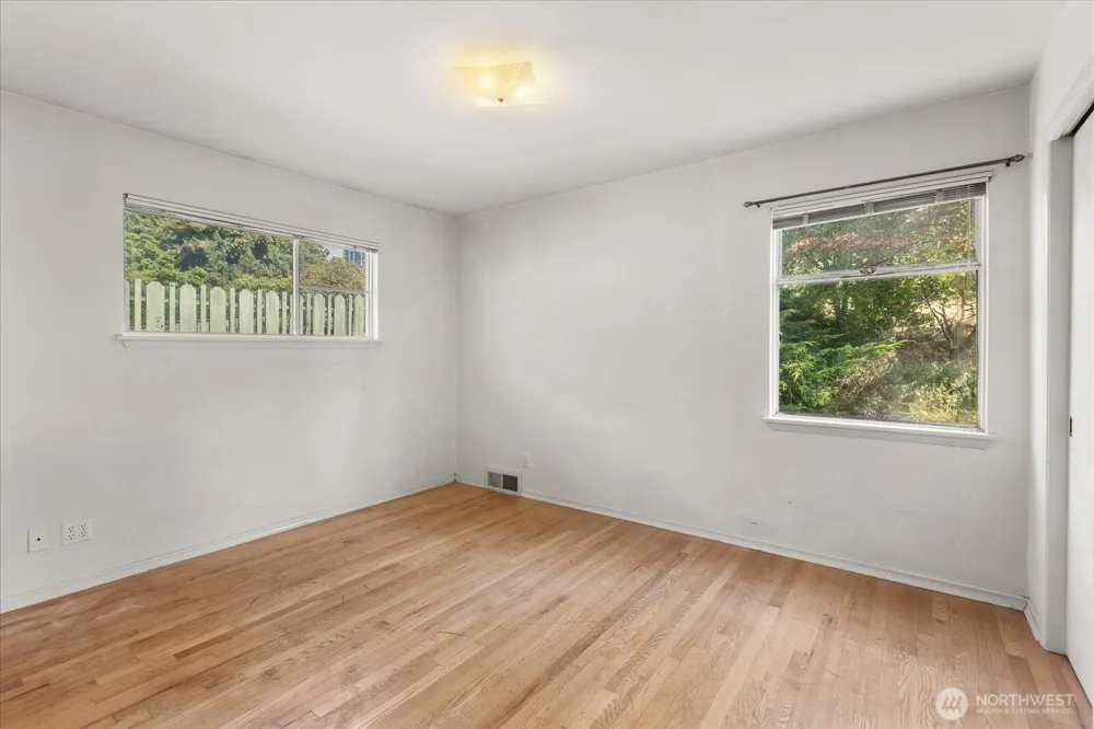 12286 Shorewood Drive SW Seattle, WA 98146