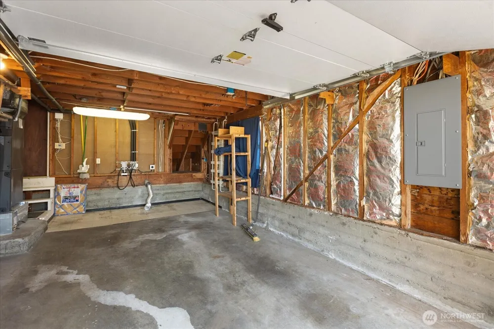 12286 Shorewood Drive SW Seattle, WA 98146