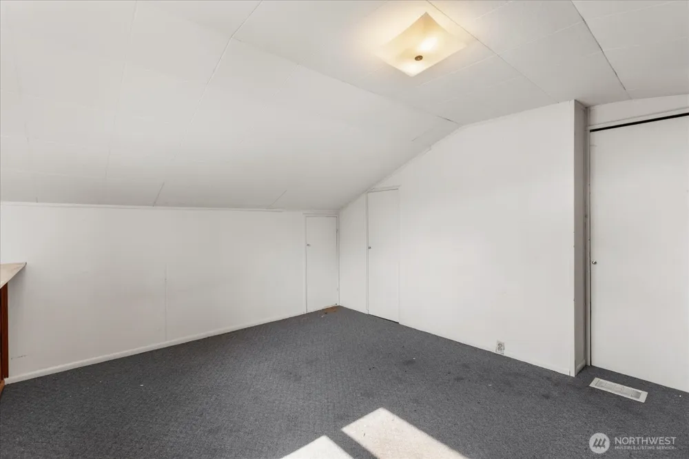 12286 Shorewood Drive SW Seattle, WA 98146