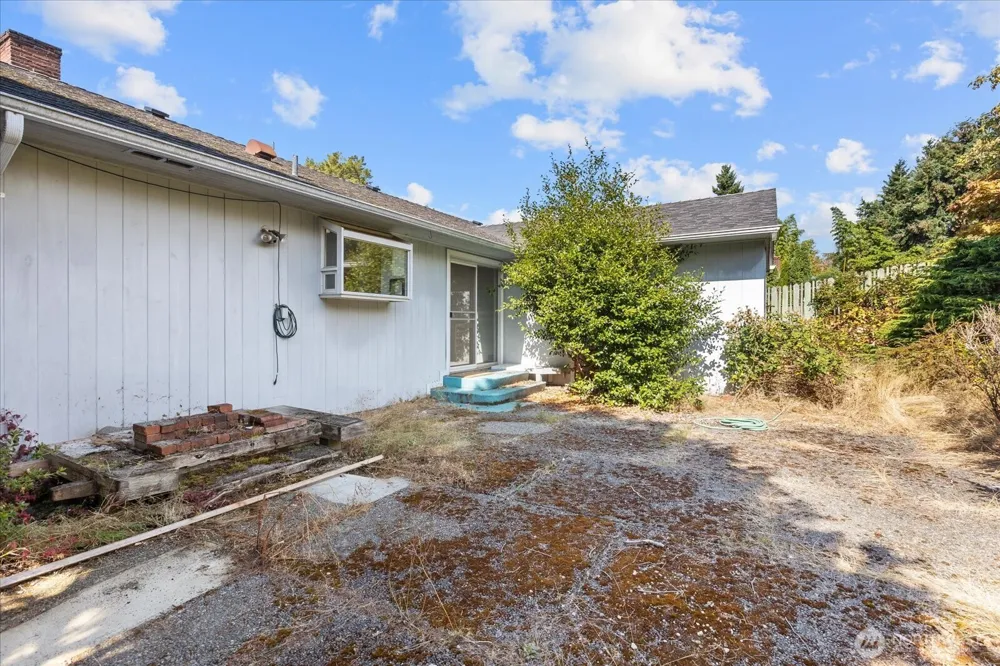 12286 Shorewood Drive SW Seattle, WA 98146