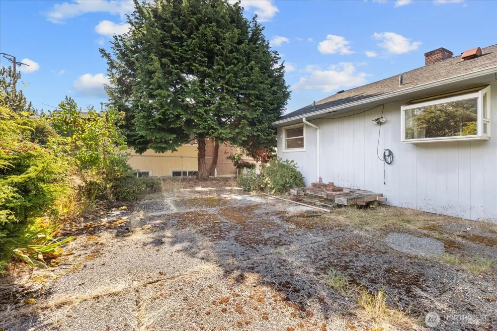 12286 Shorewood Drive SW Seattle, WA 98146