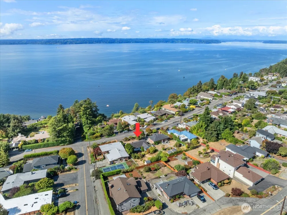 12286 Shorewood Drive SW Seattle, WA 98146