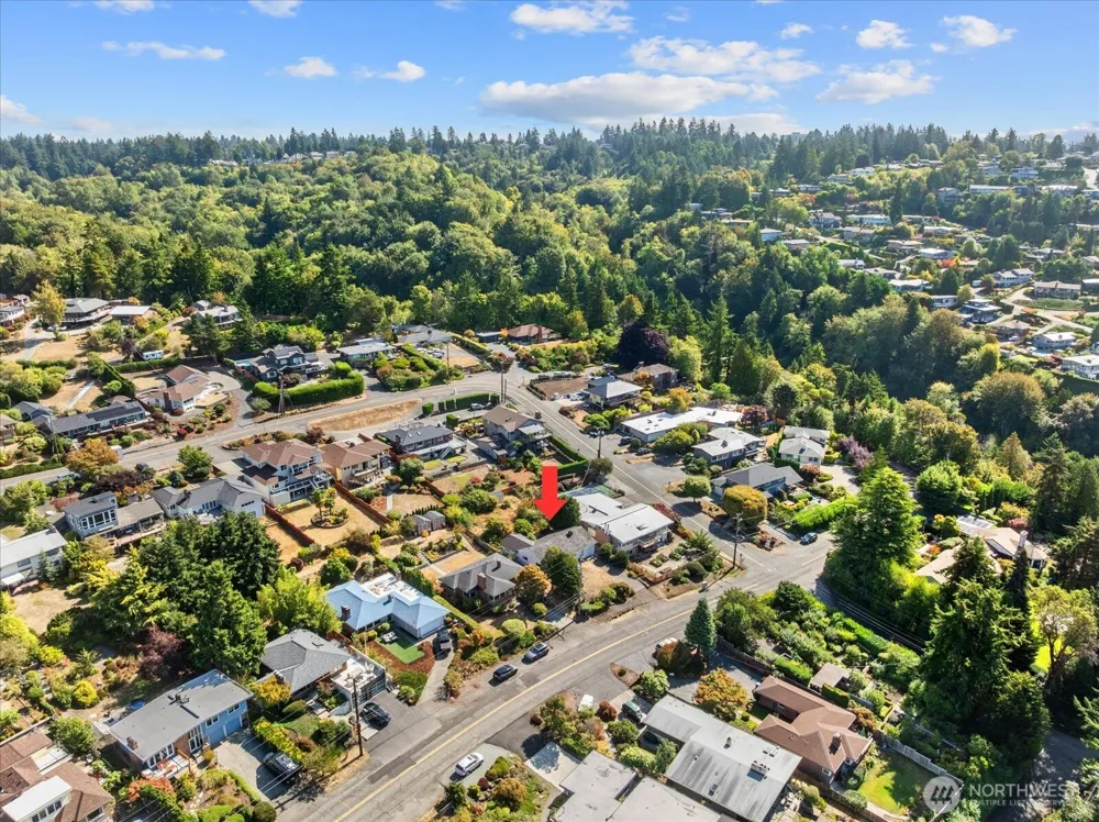 12286 Shorewood Drive SW Seattle, WA 98146