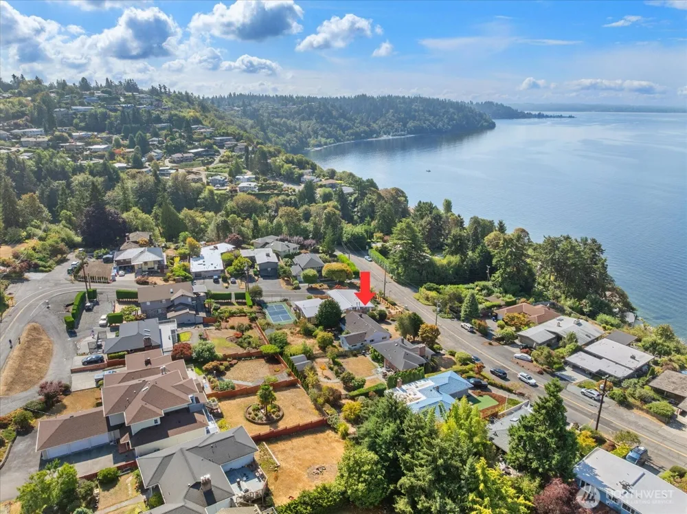 12286 Shorewood Drive SW Seattle, WA 98146