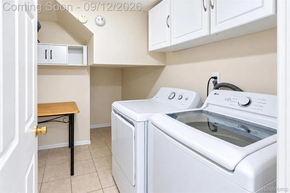 6980 Harvard Lane #127 Canton Charter Township, MI 48187