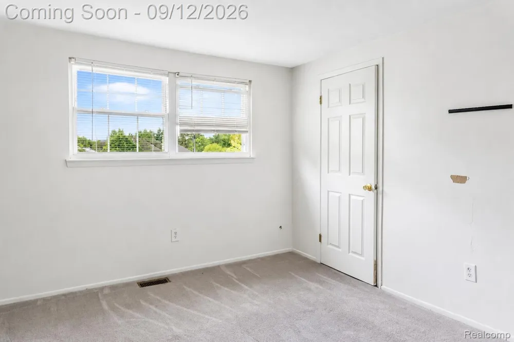 6980 Harvard Lane #127 Canton Charter Township, MI 48187