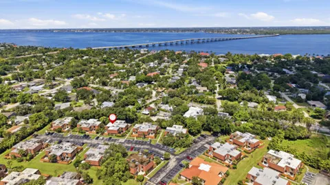 1438 Park Shore Circle #3