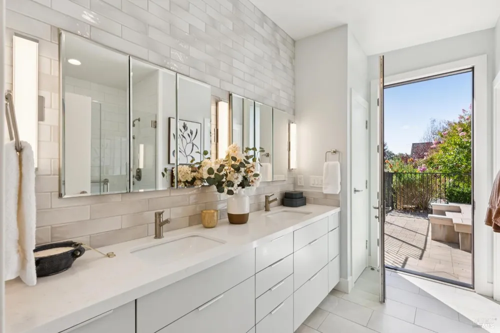 12297 Adine Court Glen Ellen, CA 95442