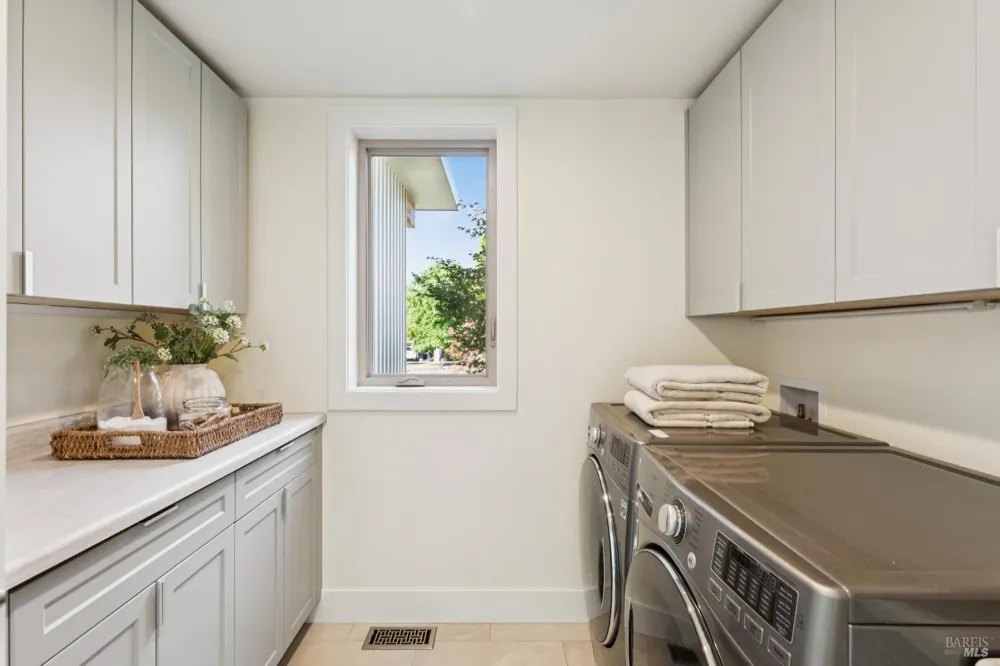 12297 Adine Court Glen Ellen, CA 95442
