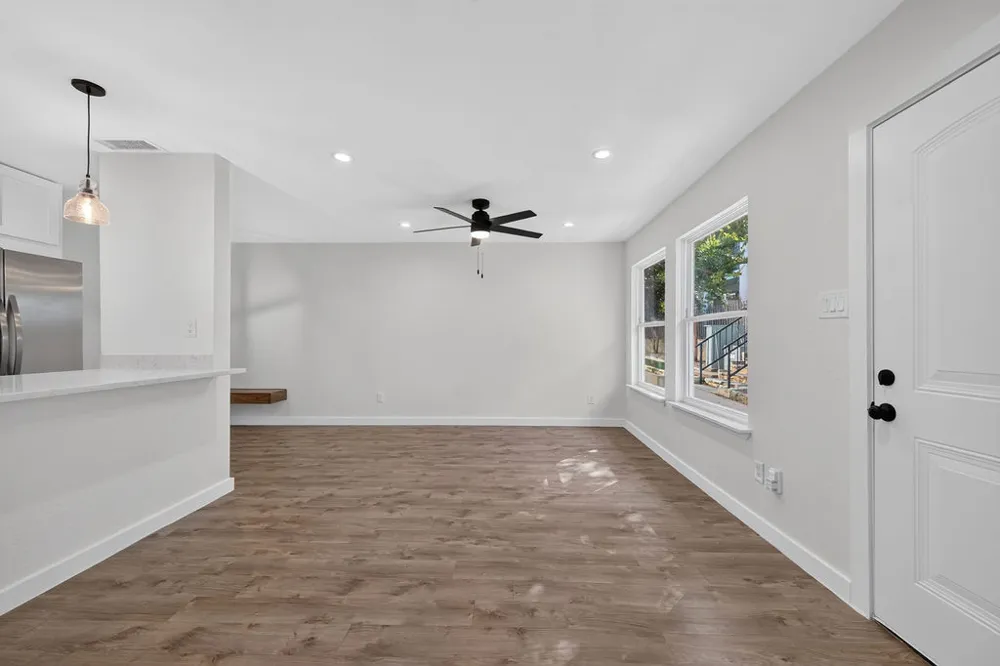 2124 Burton Drive #133 Austin, TX 78741