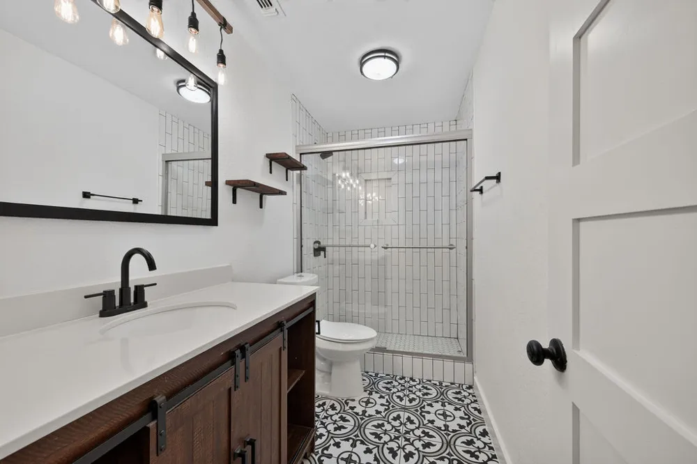 2124 Burton Drive #133 Austin, TX 78741