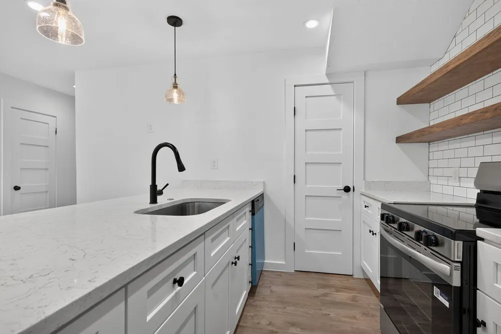 2124 Burton Drive #133 Austin, TX 78741
