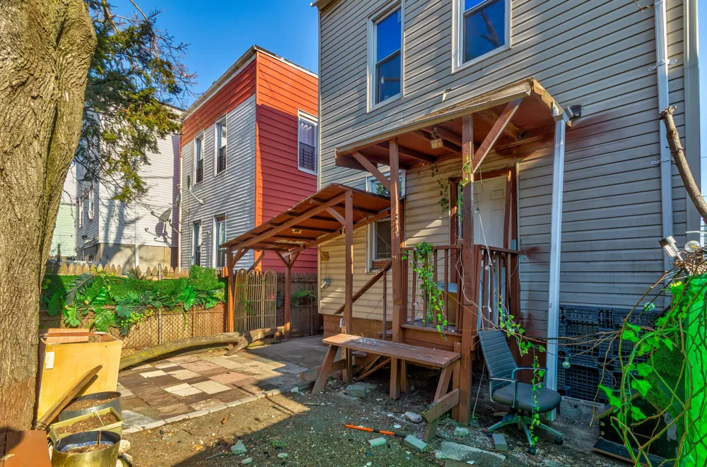 107 GRANT AVE Jersey City, NJ 07305