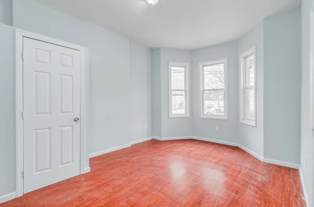 107 GRANT AVE Jersey City, NJ 07305