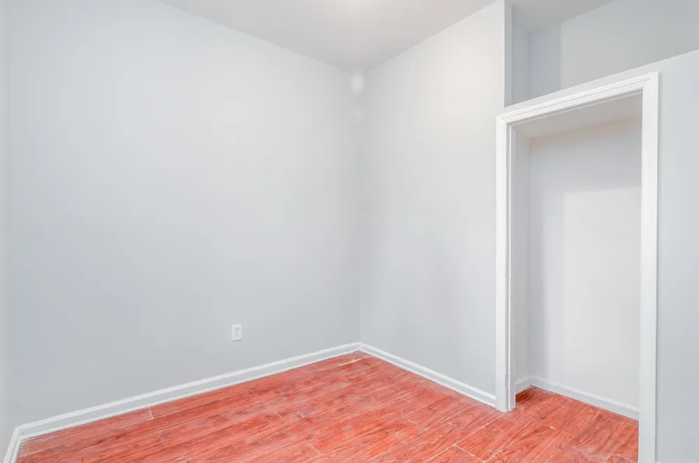 107 GRANT AVE Jersey City, NJ 07305