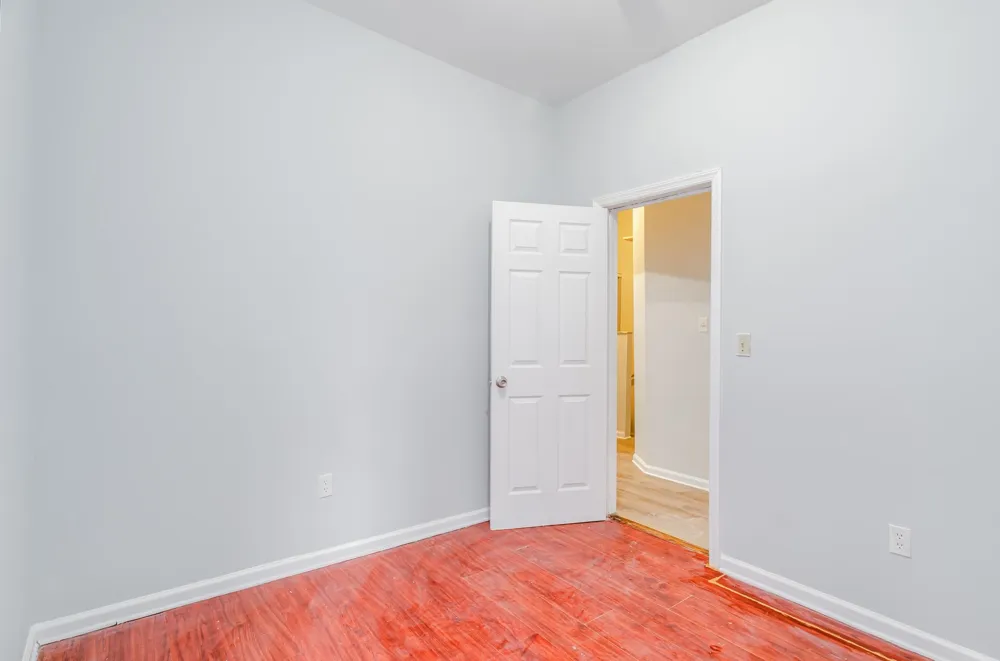 107 GRANT AVE Jersey City, NJ 07305