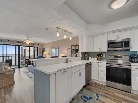 9612 Riverside Drive #203