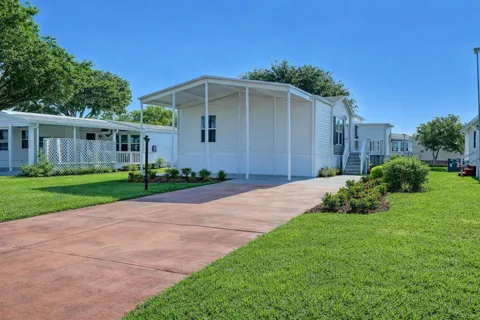 1479 Barefoot Circle