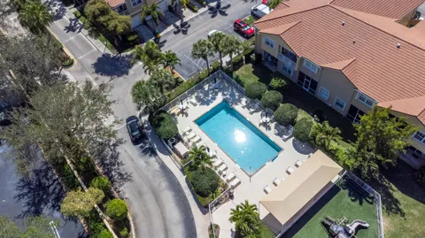 110 Lighthouse Circle #H