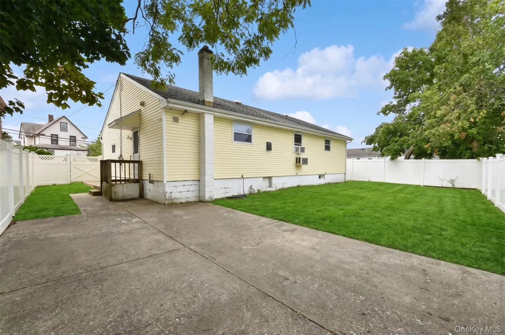 15 Center Avenue Bay Shore, NY 11706