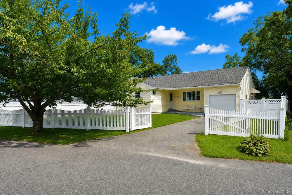 15 Center Avenue Bay Shore, NY 11706