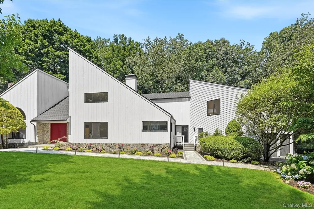 6 Harrows Lane Purchase, NY 10577