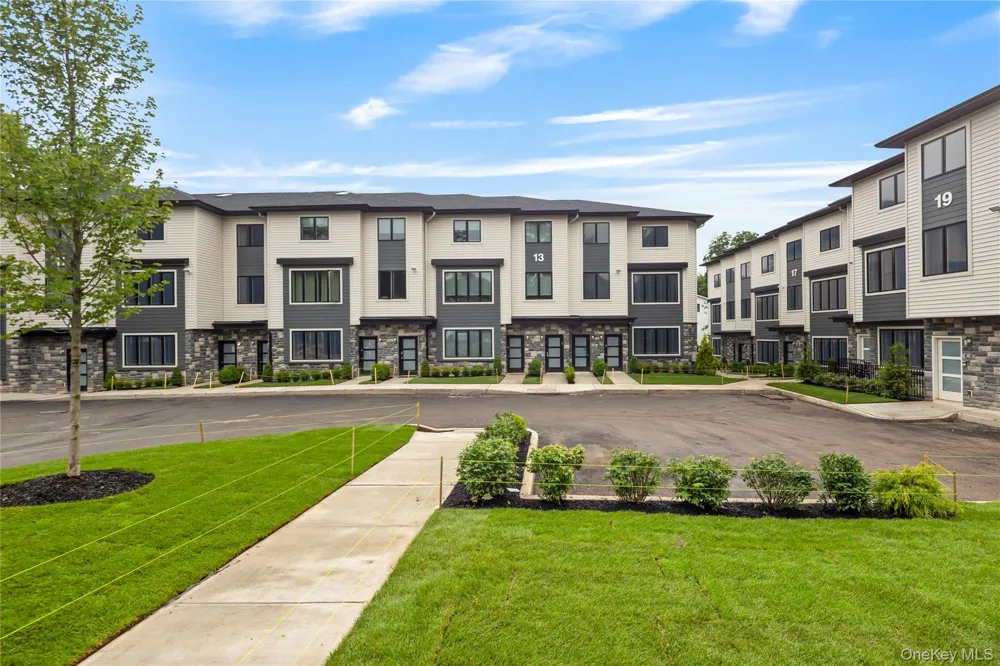 17 Lazer Court #201 Spring Valley, NY 10977