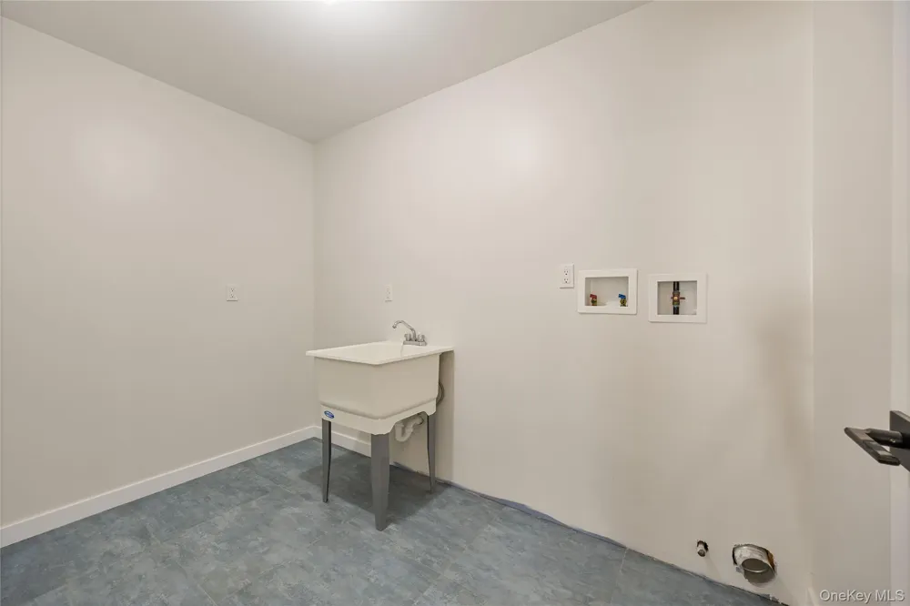 17 Lazer Court #201 Spring Valley, NY 10977