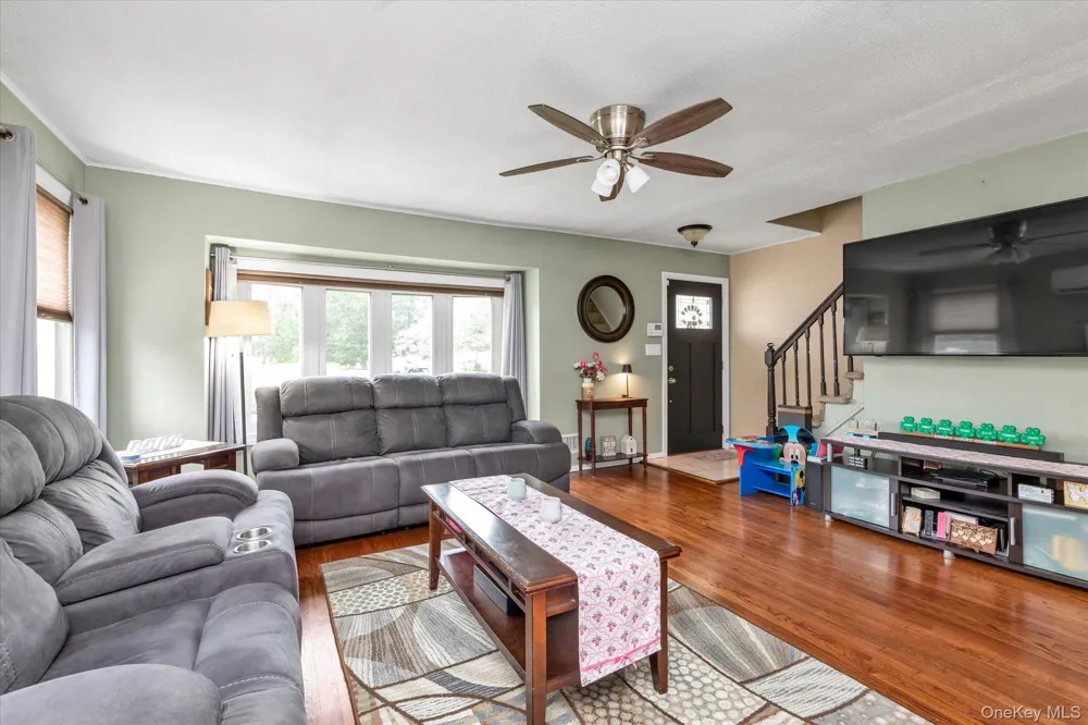 3917 Miller Place Levittown, NY 11756