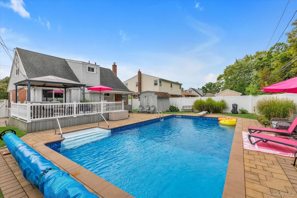 3917 Miller Place Levittown, NY 11756