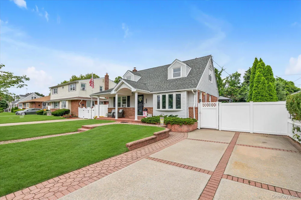3917 Miller Place Levittown, NY 11756