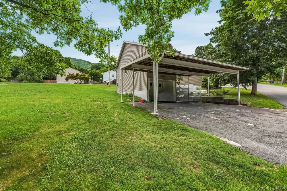35 Willow Road Beacon, NY 12508