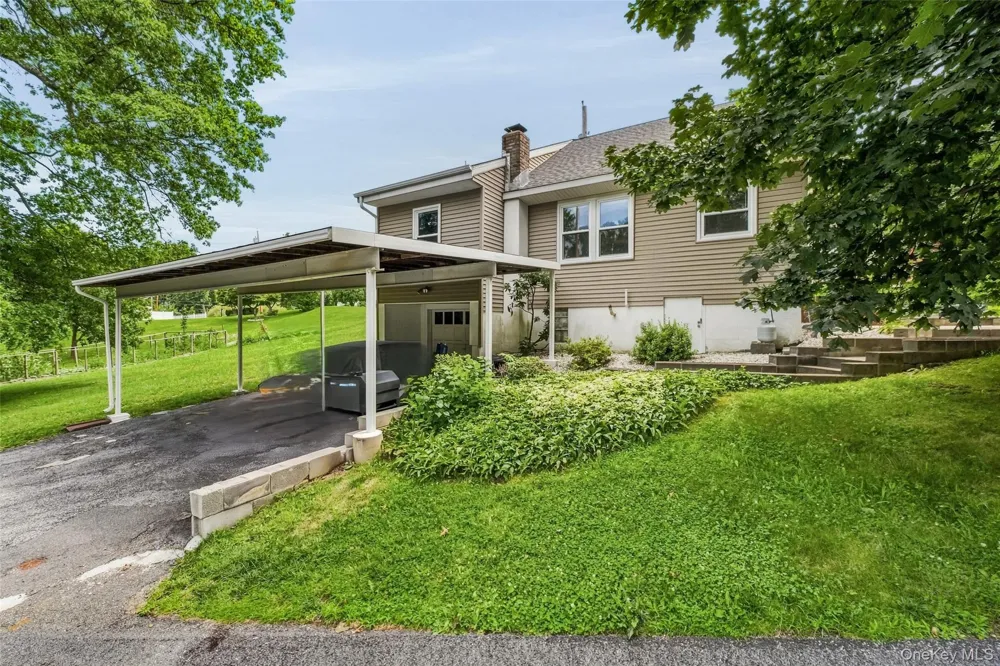 35 Willow Road Beacon, NY 12508