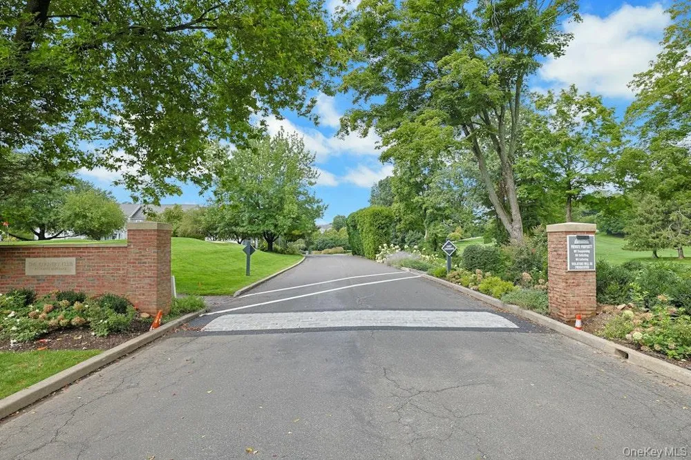 29 Country Club Lane Pleasantville, NY 10570