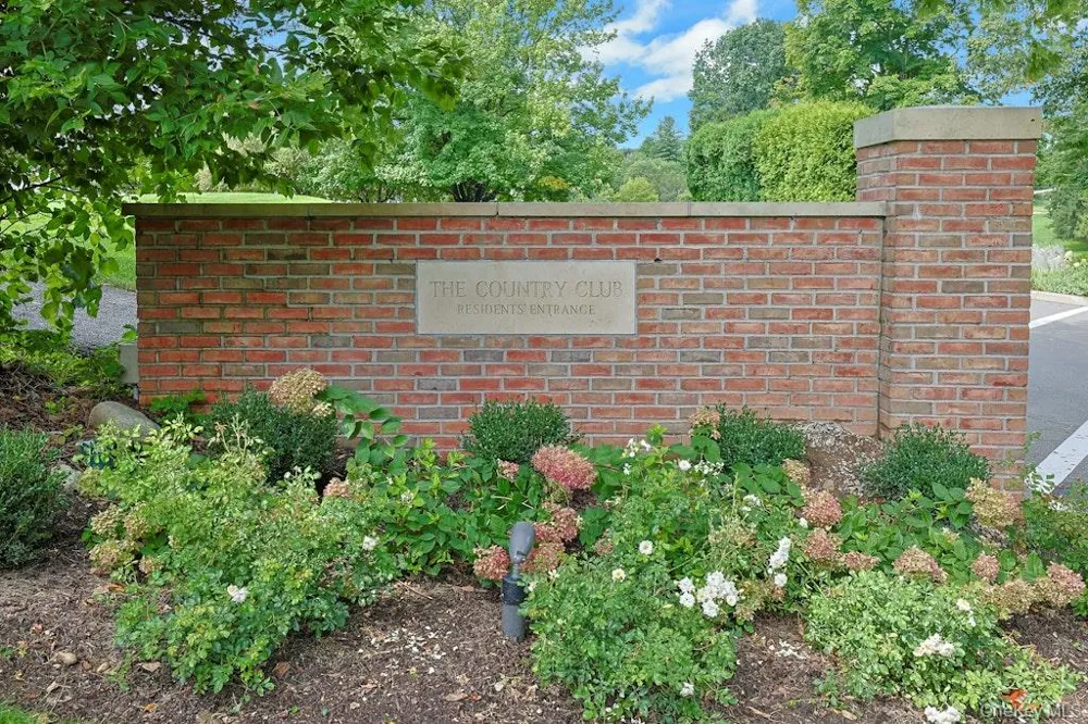 29 Country Club Lane Pleasantville, NY 10570
